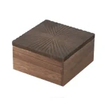 Caja tallada nogal